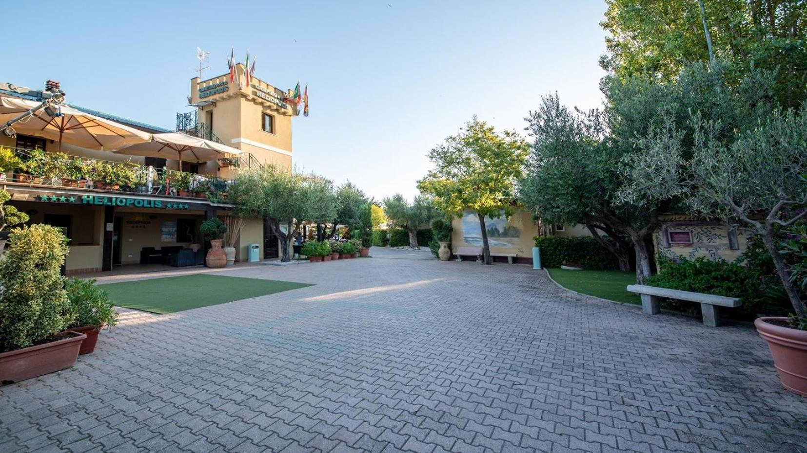 Heliopolis Camping & Village Pineto Exterior foto